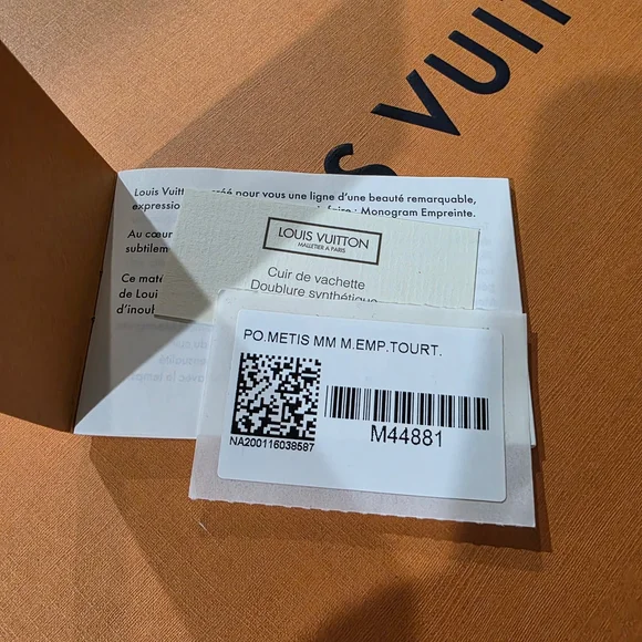 Louis Vuitton Pochette Metis Crossbody Bag - Picture 16 of 16